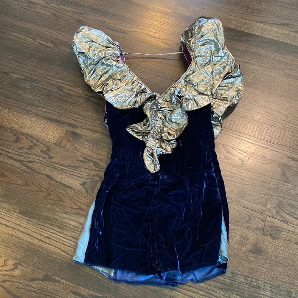 BB/Collections Velvet Metallic Romper 8 Ruffle Vintage EUC